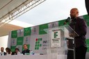 Prefeito de Ribeirão das Neves, Junynho Martins, discursa durante evento de inauguração das obras