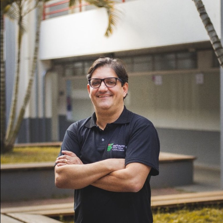 Professor Wagner Braga, do Campus Betim: medalha de ouro na OPMbr