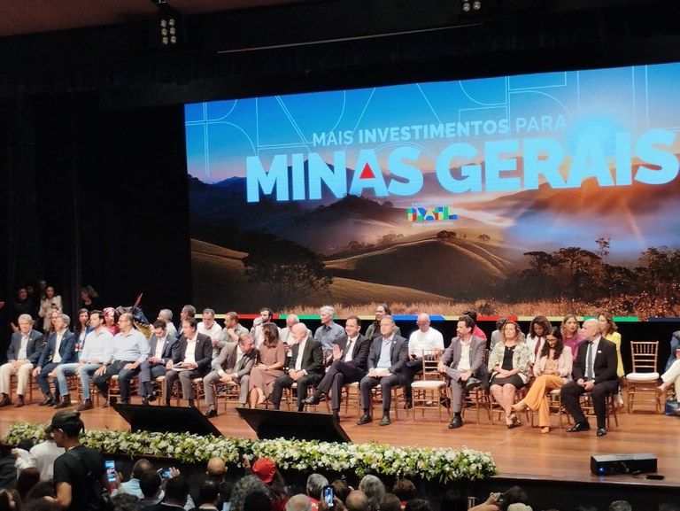 Cerimônia de anúncio de investimentos, no Minascentro