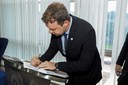 Rafael Bastos assinando protocolo - Foto Jebs Lima  UFMG.jpg