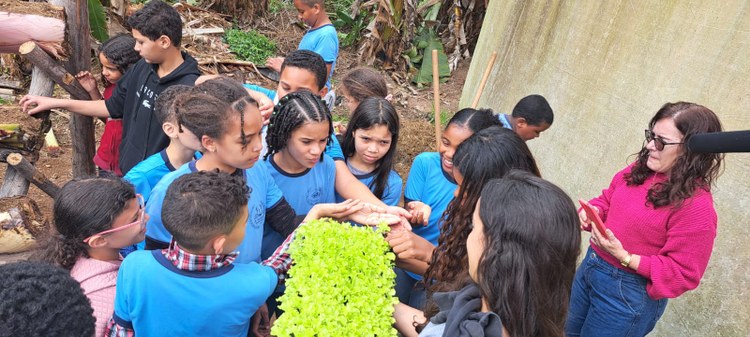 Oficina sobre Produção agroecológica de alimentos, durante o evento "Troca de saberes: ensinando e aprendendo Educação ambiental transformadora no contexto da COP-30 a dos Objetivos do Milênio Sustentável"