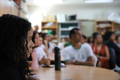 Estudantes durante aula especial sobre redação para o Enem no Planeta IFMG