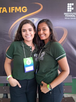  Ana Luiza Andrade e Kailani Narciso, alunas de Medicina Veterinária do Campus Bambuí