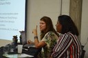 Professoras Ana Clemente Ferreira e Renata Antipoff, em palestra sobre a recepção de alunos e docentes franceses nos campi Ouro Preto e Bambuí