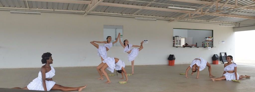 Apresentação de Dança 4.JPG